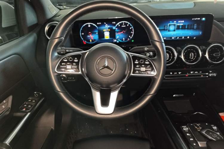 Used Mercedes-Benz B-Class 2021 B 180 Fashion Model Steering Wheel