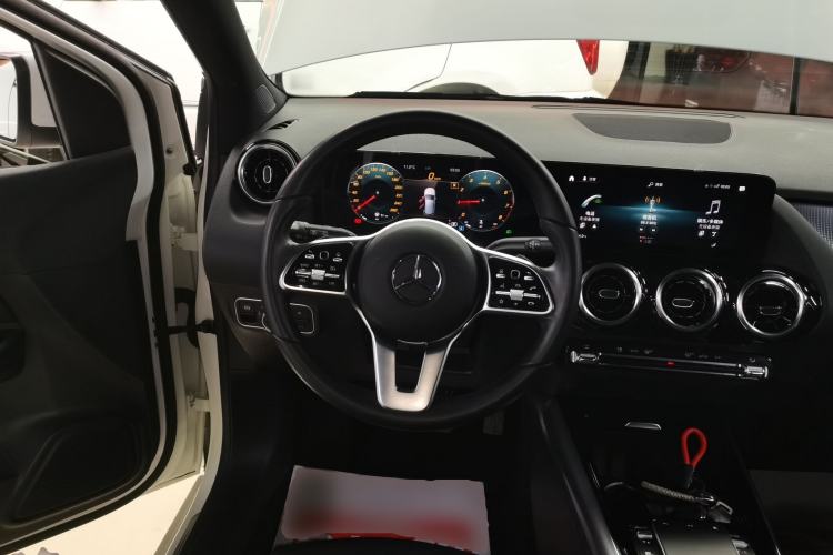 Used Mercedes-Benz B-Class 2021 B 200 Sport Edition Steering Wheel