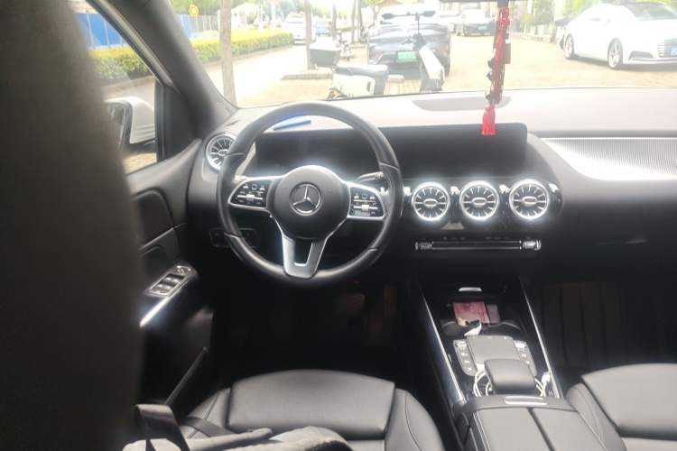 Used Mercedes-Benz B-Class 2021 B 200 Fashion Model Steering Wheel