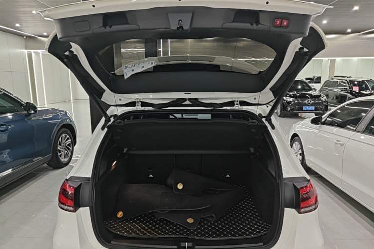 Used Mercedes-Benz B-Class 2021 B 200 Fashion Model Trunk