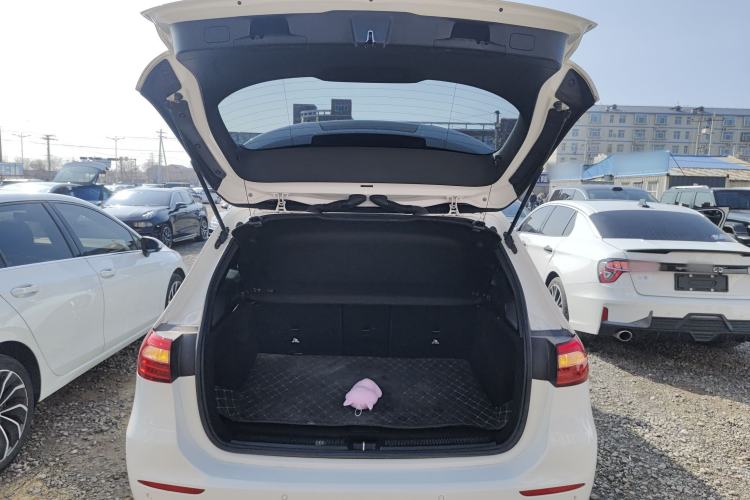 Used Mercedes-Benz B-Class 2021 B 180 Fashion Model Trunk
