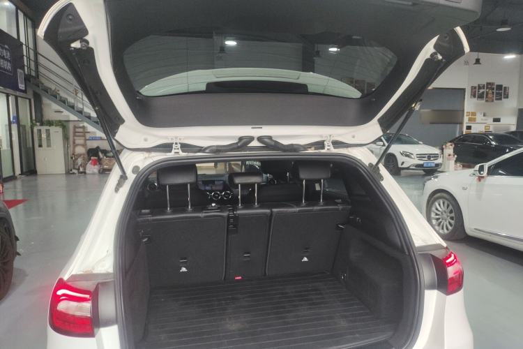 Used Mercedes-Benz B-Class 2021 B 180 Fashion Model Trunk