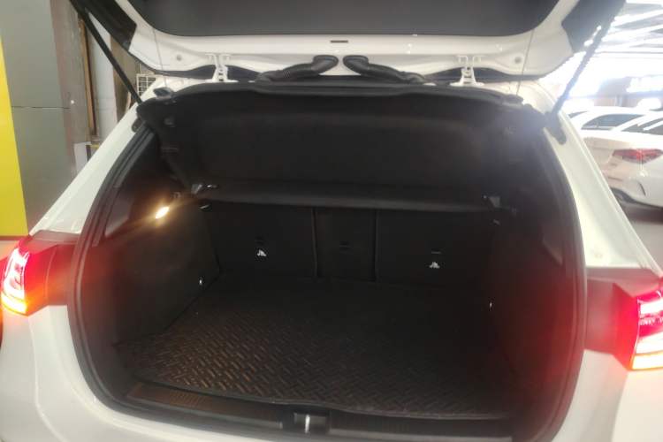 Used Mercedes-Benz B-Class 2021 B 200 Fashion Model Trunk