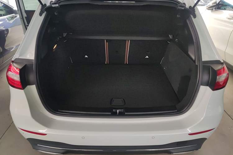 Used Mercedes-Benz B-Class 2021 B 180 Fashion Model Trunk