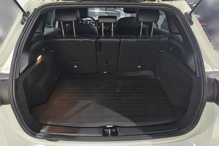 Used Mercedes-Benz B-Class 2021 B 180 Fashion Model Trunk