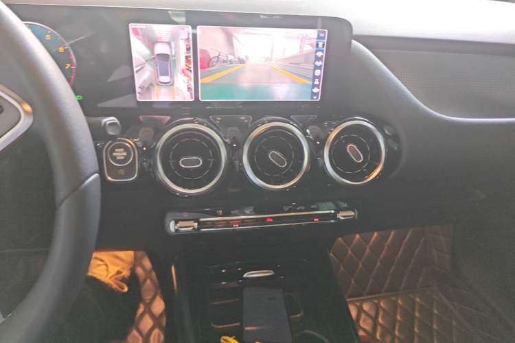 Used Mercedes-Benz B-Class 2022 B 200 Sport Edition Audio And AC Panel