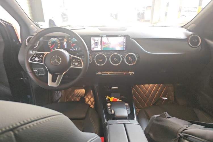 Used Mercedes-Benz B-Class 2022 B 200 Sport Edition Center Console