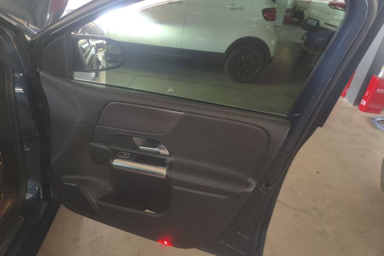 Used Mercedes-Benz B-Class 2022 Second Facelift B 200 Fashion Edition Interior 5