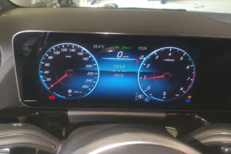 Used Mercedes-Benz B-Class 2022 Second Facelift B 200 Fashion Edition Odometer Close Up