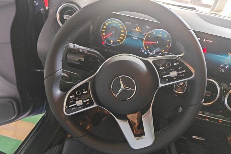 Used Mercedes-Benz B-Class 2022 B 200 Sport Edition Steering Wheel