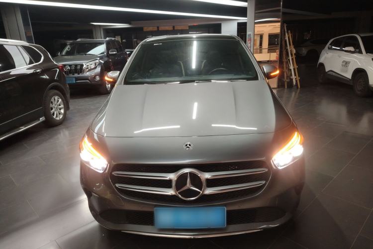 Used Mercedes-Benz B-Class 2022 Updated B 200 Fashion Edition Front