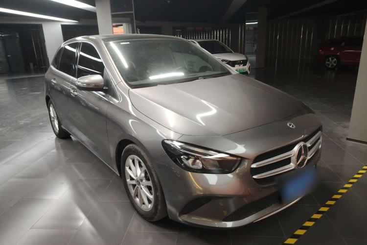 Used Mercedes-Benz B-Class 2022 Updated B 200 Fashion Edition Front Right 45 Deg