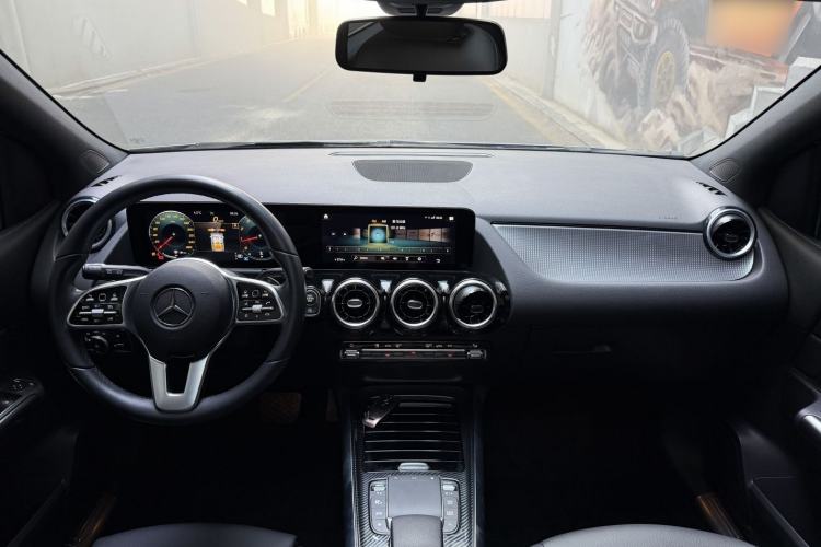 Used Mercedes-Benz B-Class 2022 B 200 Fashion Model Interior 1