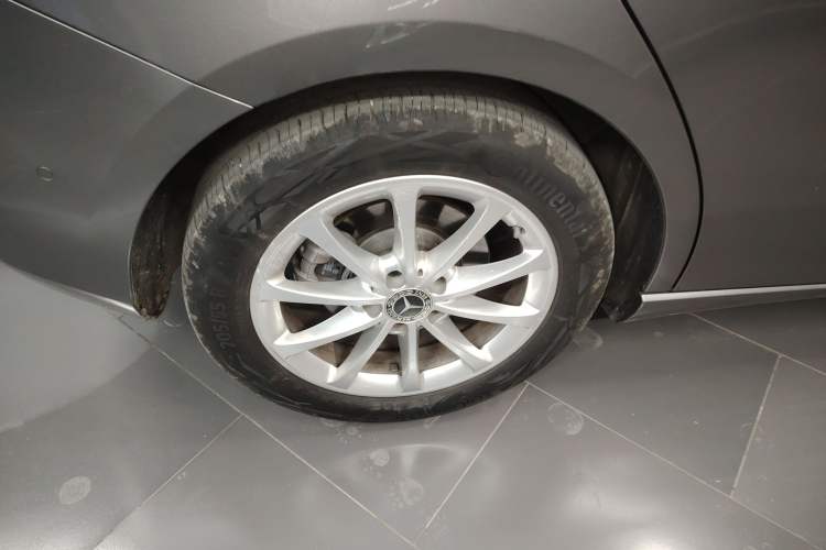 Used Mercedes-Benz B-Class 2022 Updated B 200 Fashion Edition Right Rear Wheel Hub