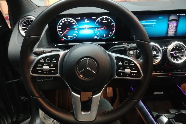 Used Mercedes-Benz B-Class 2022 Updated B 200 Fashion Edition Steering Wheel