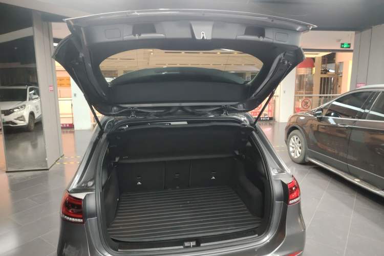 Used Mercedes-Benz B-Class 2022 Updated B 200 Fashion Edition Trunk
