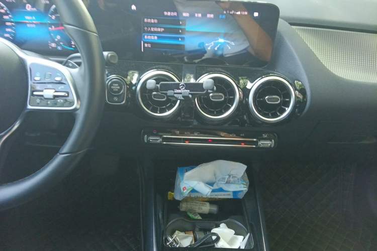 Used Mercedes-Benz B-Class 2022 Revised B 200 Dynamic Edition Audio And AC Panel