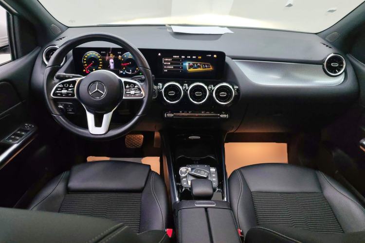 Used Mercedes-Benz B-Class 2022 Revised B 200 Dynamic Edition Center Console