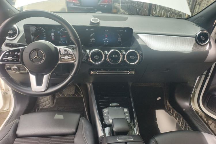 Used Mercedes-Benz B-Class 2022 Revised B 200 Dynamic Edition Center Console
