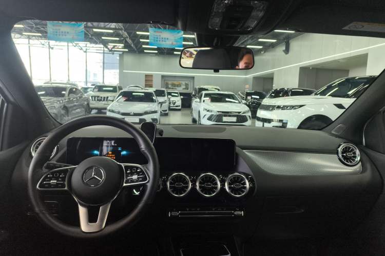 Used Mercedes-Benz B-Class 2022 Revised B 200 Dynamic Edition Center Console