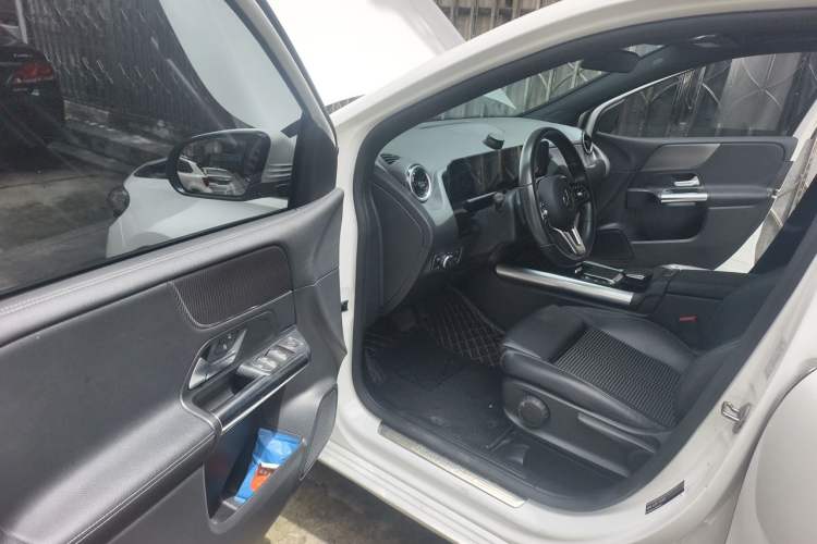 Used Mercedes-Benz B-Class 2022 Revised B 200 Dynamic Edition Driver Seat