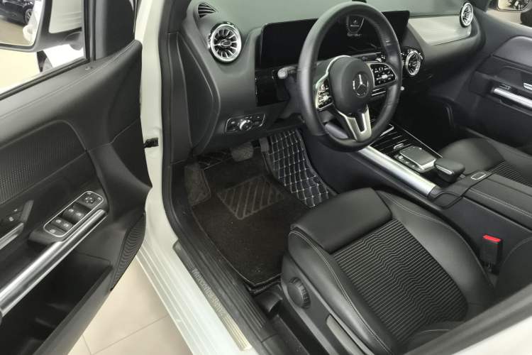 Used Mercedes-Benz B-Class 2022 Revised B 200 Dynamic Edition Driver Seat