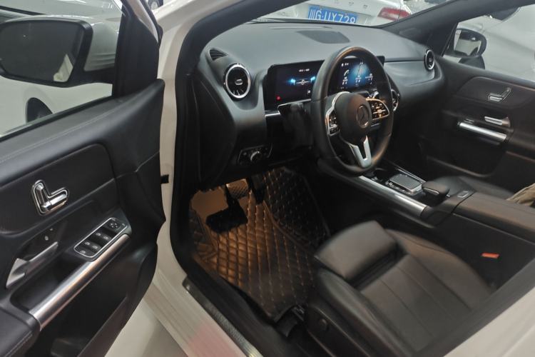 Used Mercedes-Benz B-Class 2022 Updated B 200 Fashion Edition Driver Seat