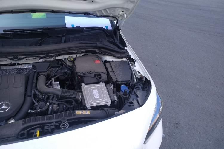 Used Mercedes-Benz B-Class 2022 Updated B 200 Fashion Edition Engine Bay Left