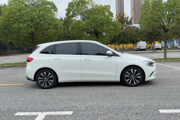 Used Mercedes-Benz B-Class 2022 B 180 Fashion Model Exterior 2