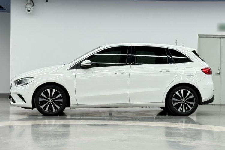 Used Mercedes-Benz B-Class 2022 B 180 Fashion Model Exterior 3