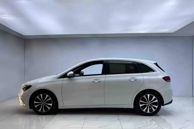 Used Mercedes-Benz B-Class 2022 Revised B 200 Dynamic Edition Exterior 3