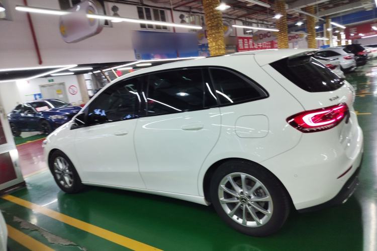 Used Mercedes-Benz B-Class 2022 Updated B 200 Fashion Edition Exterior 3
