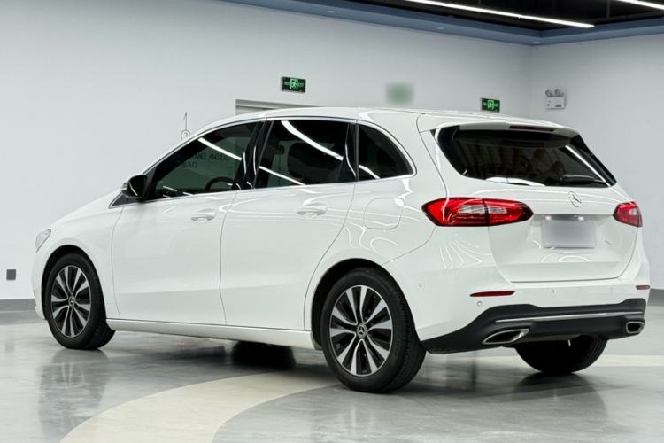 Used Mercedes-Benz B-Class 2022 B 180 Fashion Model Exterior 4