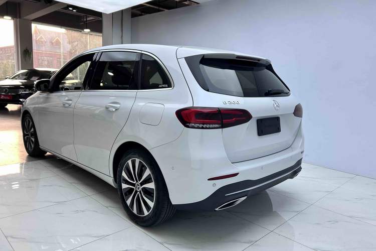 Used Mercedes-Benz B-Class 2022 Revised B 200 Dynamic Edition Exterior 4