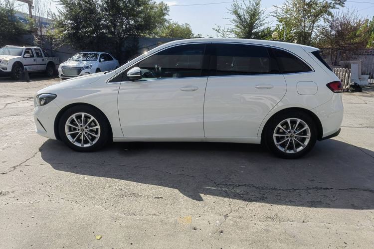 Used Mercedes-Benz B-Class 2022 Updated B 200 Fashion Edition Exterior 5