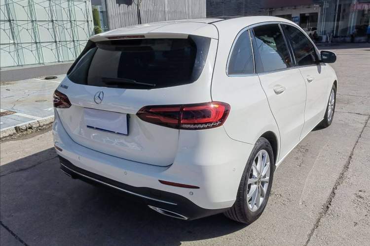 Used Mercedes-Benz B-Class 2022 Updated B 200 Fashion Edition Exterior 5