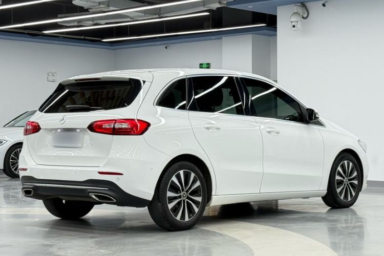 Used Mercedes-Benz B-Class 2022 B 180 Fashion Model Exterior 6