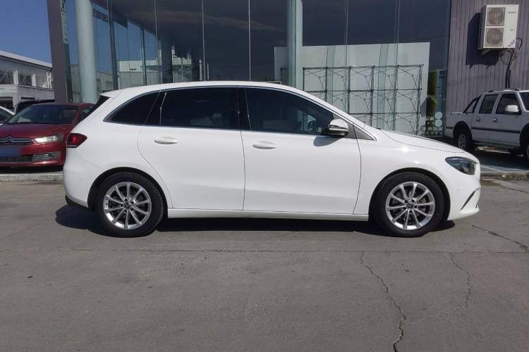 Used Mercedes-Benz B-Class 2022 Updated B 200 Fashion Edition Exterior 6