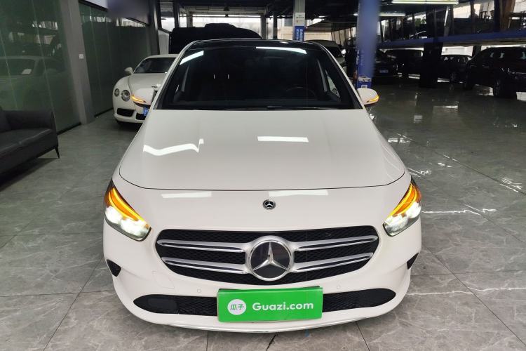 Used Mercedes-Benz B-Class 2022 Updated B 200 Fashion Edition Front