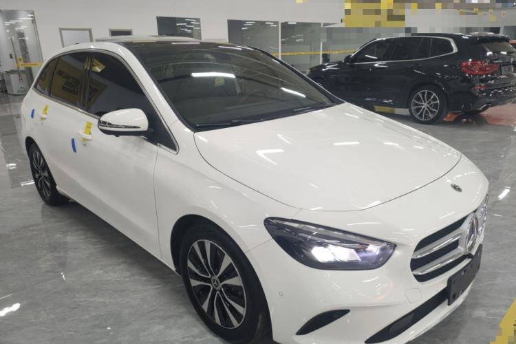 Used Mercedes-Benz B-Class 2022 Revised B 200 Dynamic Edition Front Right 45 Deg