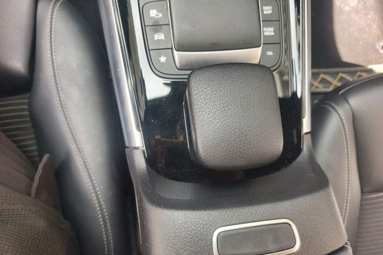 Used Mercedes-Benz B-Class 2022 Revised B 200 Dynamic Edition Gear Lever