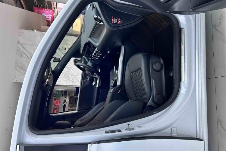 Used Mercedes-Benz B-Class 2022 Revised B 200 Dynamic Edition Interior 3