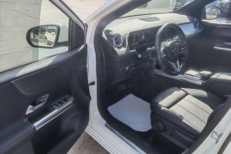 Used Mercedes-Benz B-Class 2022 Updated B 200 Fashion Edition Interior 3