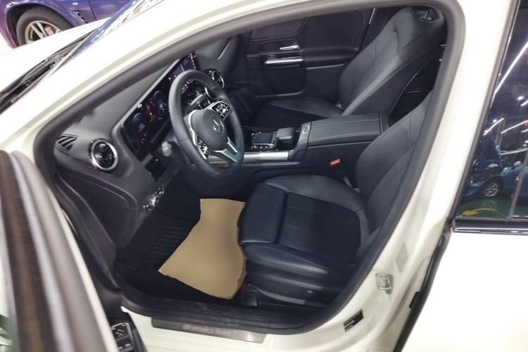 Used Mercedes-Benz B-Class 2022 Updated B 200 Fashion Edition Interior 3