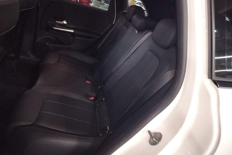 Used Mercedes-Benz B-Class 2022 Updated B 200 Fashion Edition Interior 4