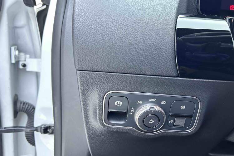 Used Mercedes-Benz B-Class 2022 Revised B 200 Dynamic Edition Interior 9
