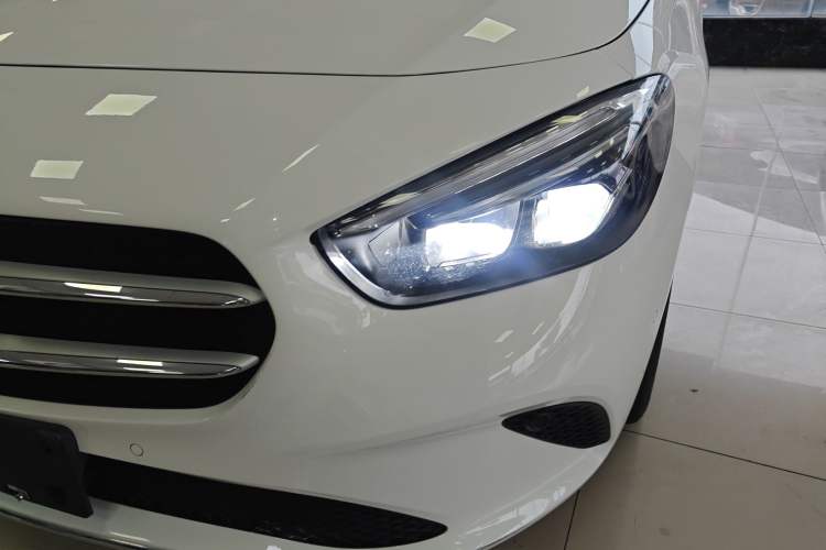 Used Mercedes-Benz B-Class 2022 Updated B 200 Fashion Edition Left Front Headlight