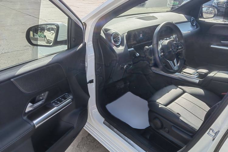 Used Mercedes-Benz B-Class 2022 Updated B 200 Fashion Edition Left Front Seat