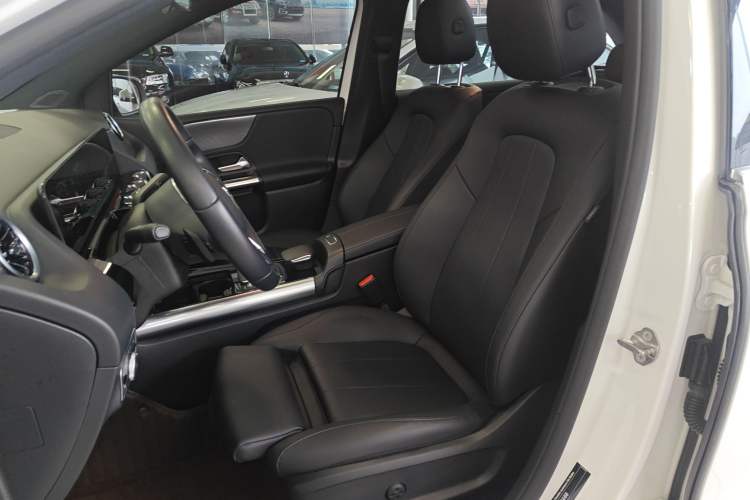 Used Mercedes-Benz B-Class 2022 Updated B 200 Fashion Edition Left Front Seat