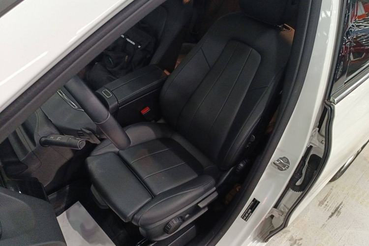 Used Mercedes-Benz B-Class 2022 Updated B 200 Fashion Edition Left Front Seat